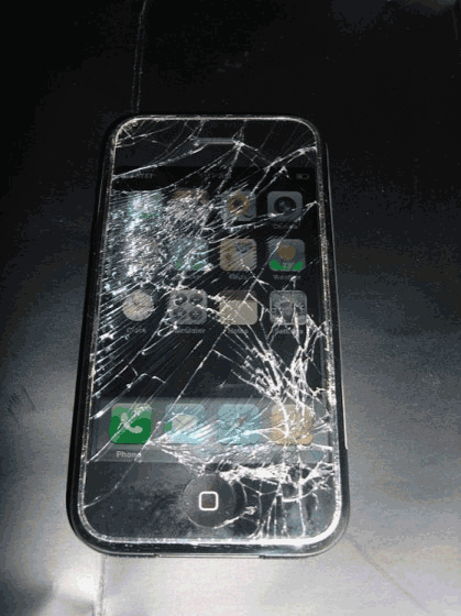 iPhone si poteva violare con un sms. Apple ha già rilasciato il nuovo firmware