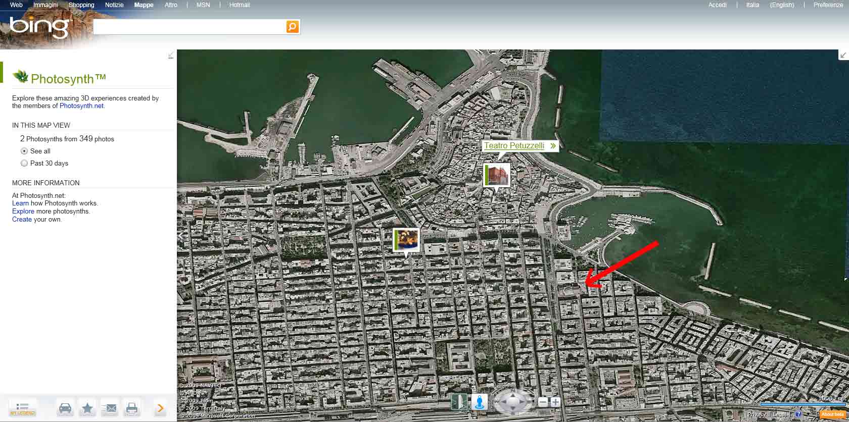 Bing Maps indica il teatro Petruzzelli di Bari nel posto sbagliato e lo chiama Petuzzelli (cliccare per ingrandire l'immagine)
