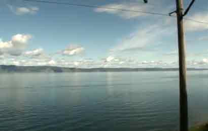 Il-lago-Baikal-dai-finestrini-della-Transiberiana